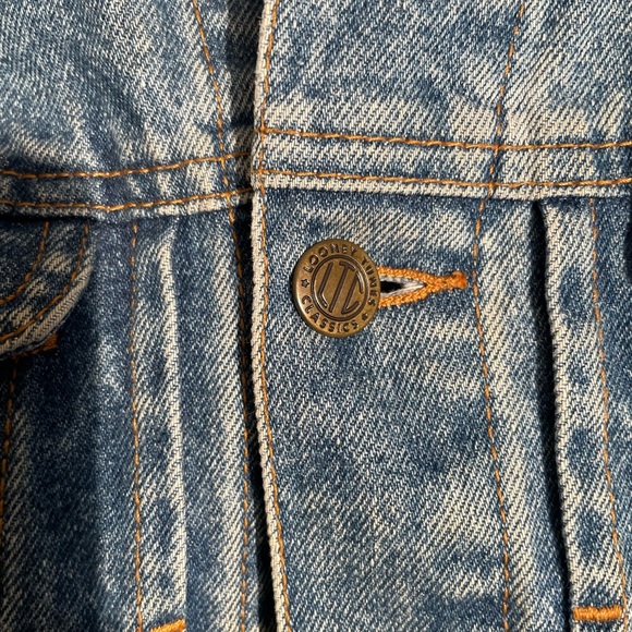Looney Tunes Vintage Classic Wear Denim Jacket Warner Bros Embroidered Youth M - Picture 2 of 11